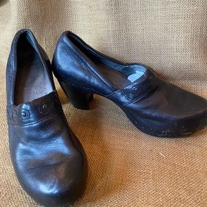 Black Dansko Size 40 Riki Woman’s Clogs work shoes professional business shoe